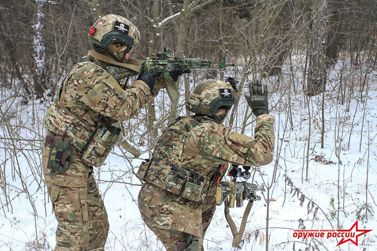 Hầm hố Hải quân Đánh bộ Nga tác chiến giữa rừng băng tuyết